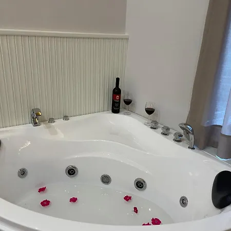 Goninos Jacuzzi