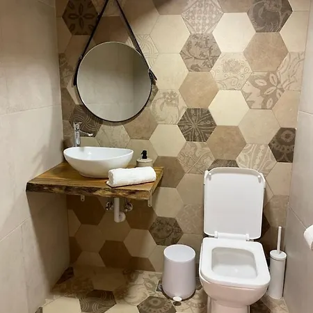 Goninos Jacuzzi Holiday home