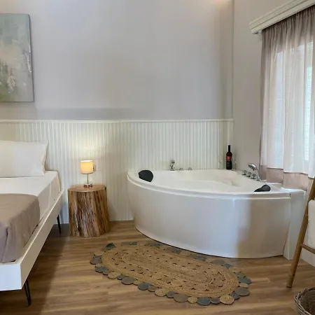 Goninos Jacuzzi Holiday home Velonades (Corfu)