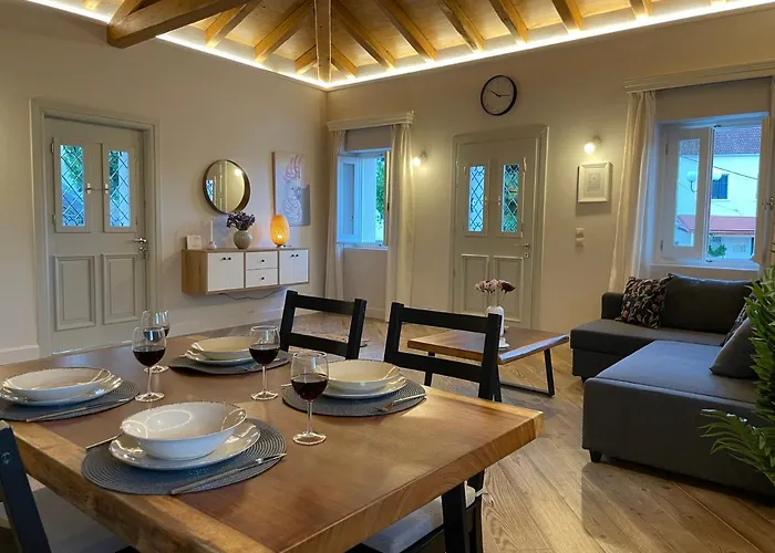 Goninos Jacuzzi 度假居 *