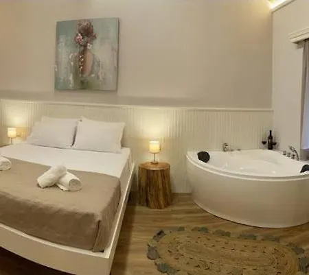 Holiday home Goninos Jacuzzi