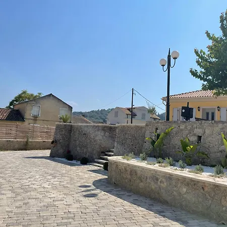 Goninos Jacuzzi Velonades (Corfu)