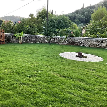 Tatil Evi Goninos Jacuzzi *